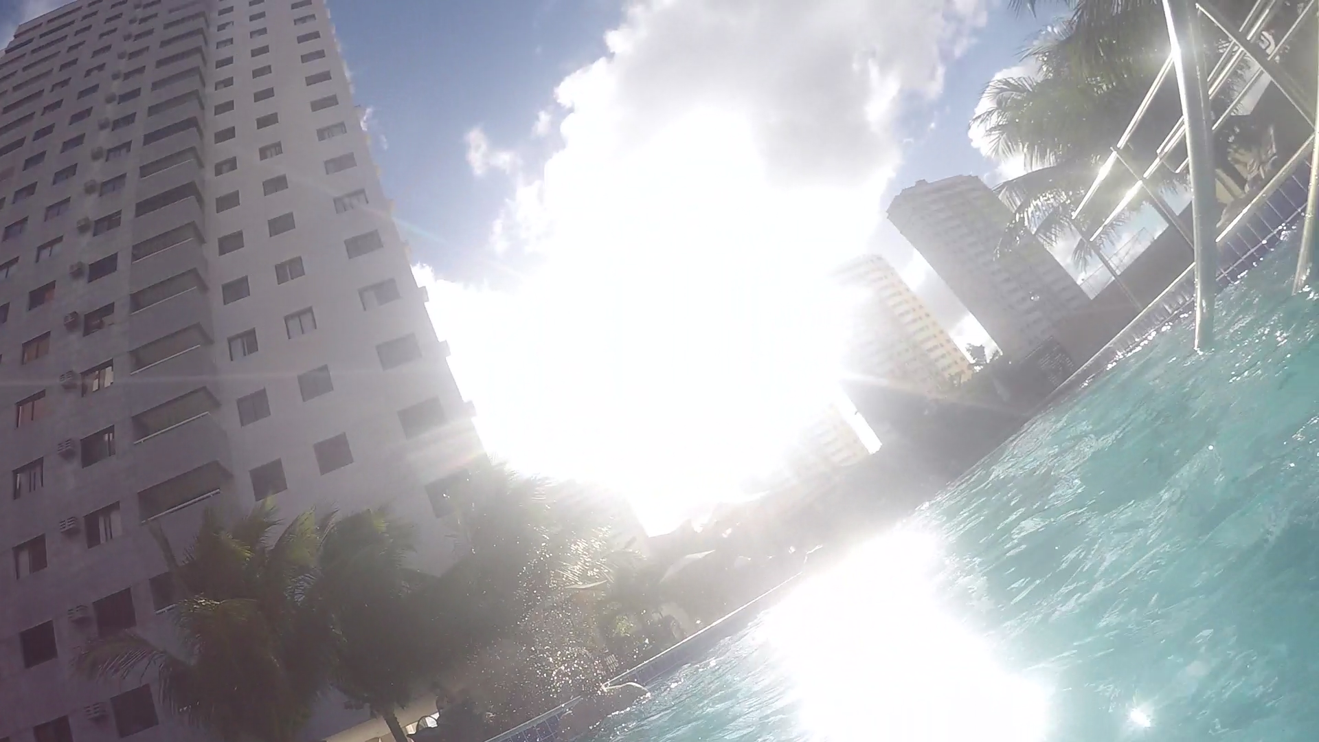 http://videos.introcdc.com/Canal/Vlogs/Luciano/Piscina uooou/GOPR4635.00_06_46_23.Quadro009.png